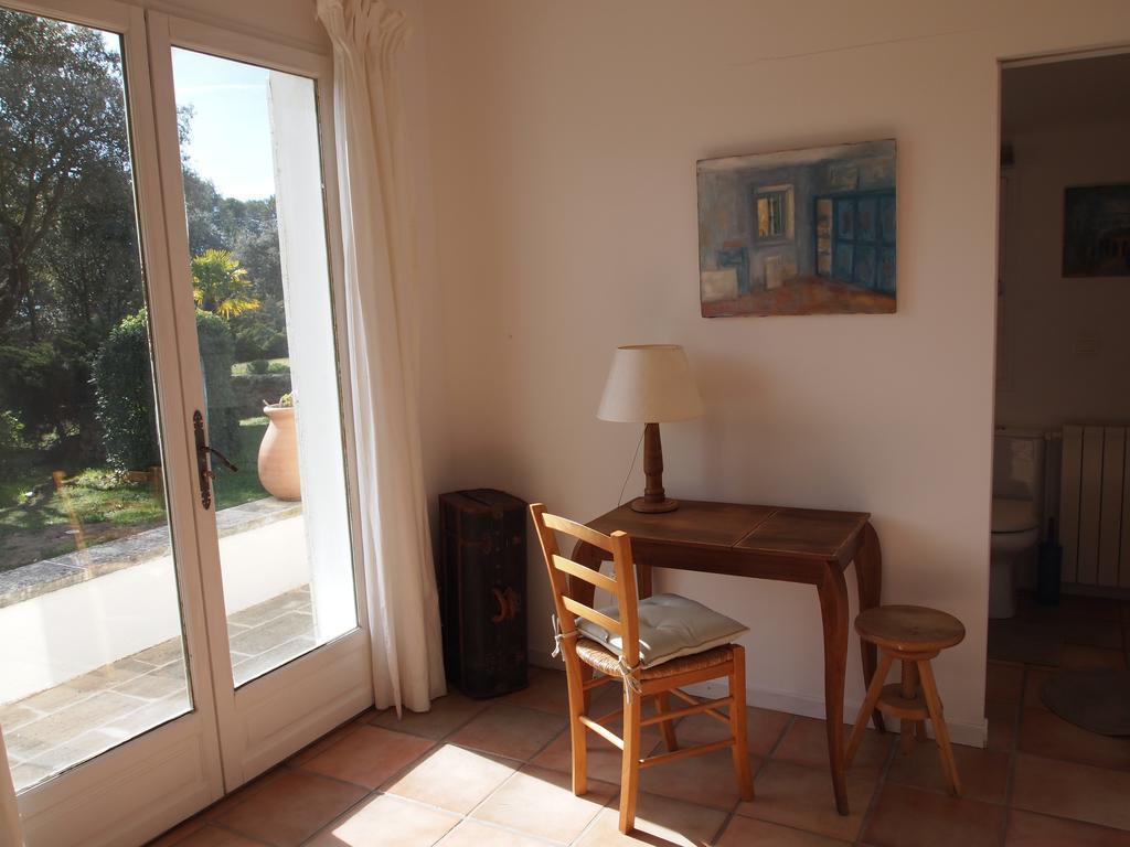 Bed and Breakfast La Tangana Rognes Zewnętrze zdjęcie