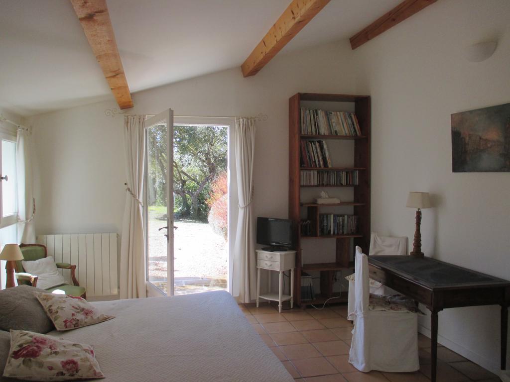 Bed and Breakfast La Tangana Rognes Zewnętrze zdjęcie